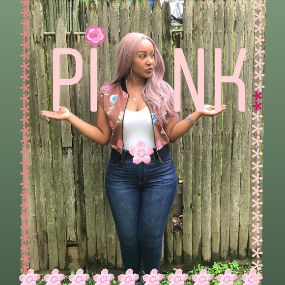 Meet your Posher, Amanda - Picture 1 of 3